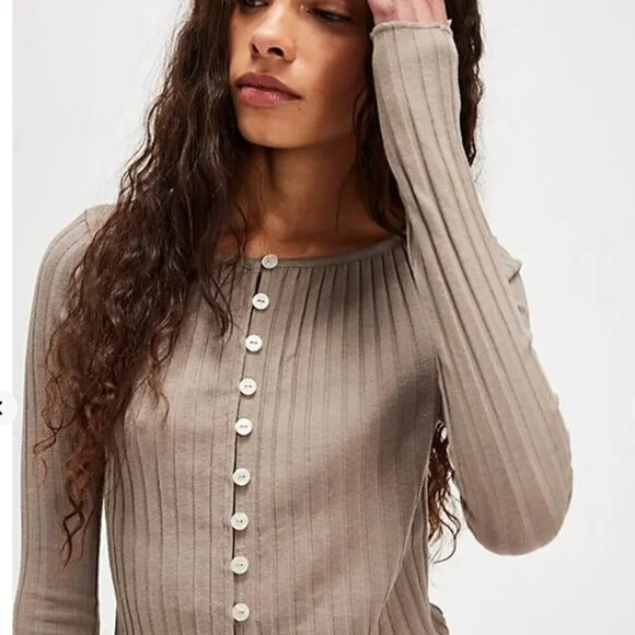 #3 NWT Free People Tilly Long-Sleeve Cardi in Fallen Rock - Picture 2 of 4